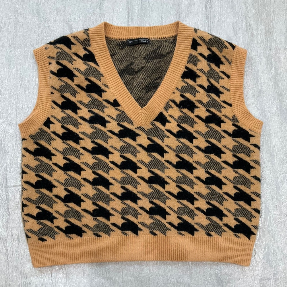 Dazy Tan Black Houndstooth V-Neck Knit Sweater Vest Size S Preppy Layering Top - Picture 5 of 8
